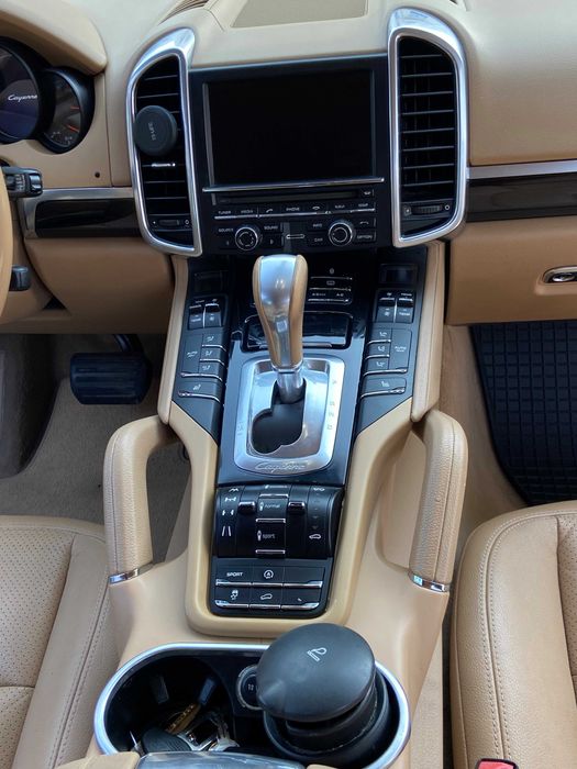 Porsche Cayenne 3.0 TDI V6 - vand sau schimb an >2019
