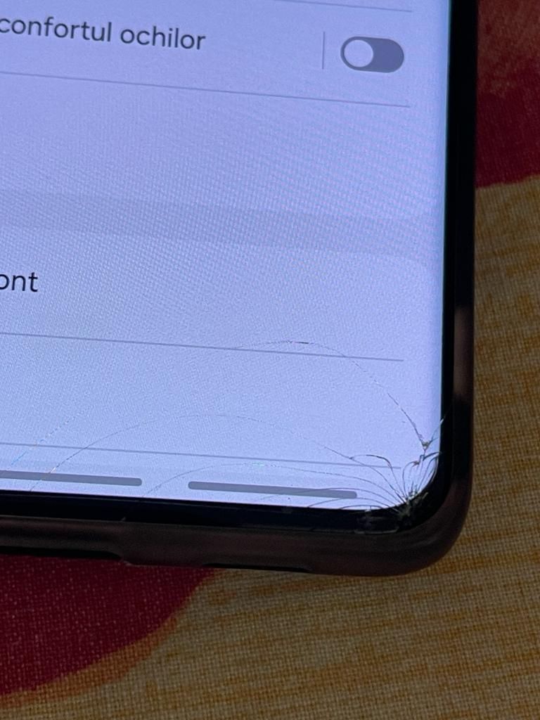 Vând sau schimb Samsung s21ultra ușor fisurata sticla