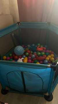 Продам детский бассейн с шариками