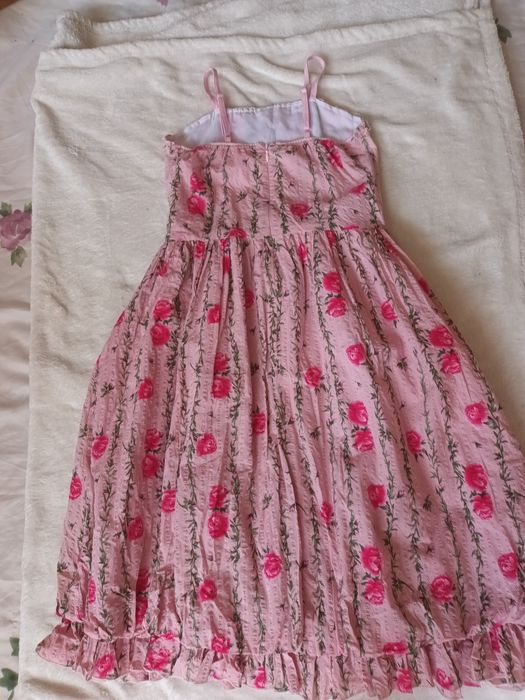 Продам сарафан на девочку и босоножки