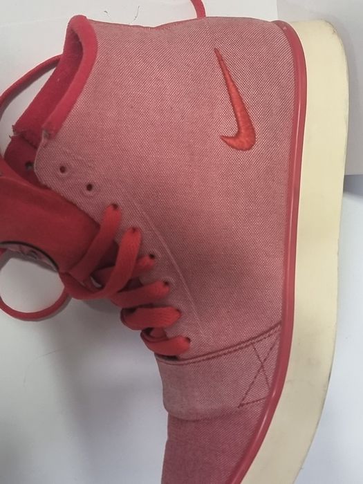 Найк(nike) боти  .  Номер 36,5 .  Сантиметра.  23. ИЗПОЛЗВАНИ БОТИ