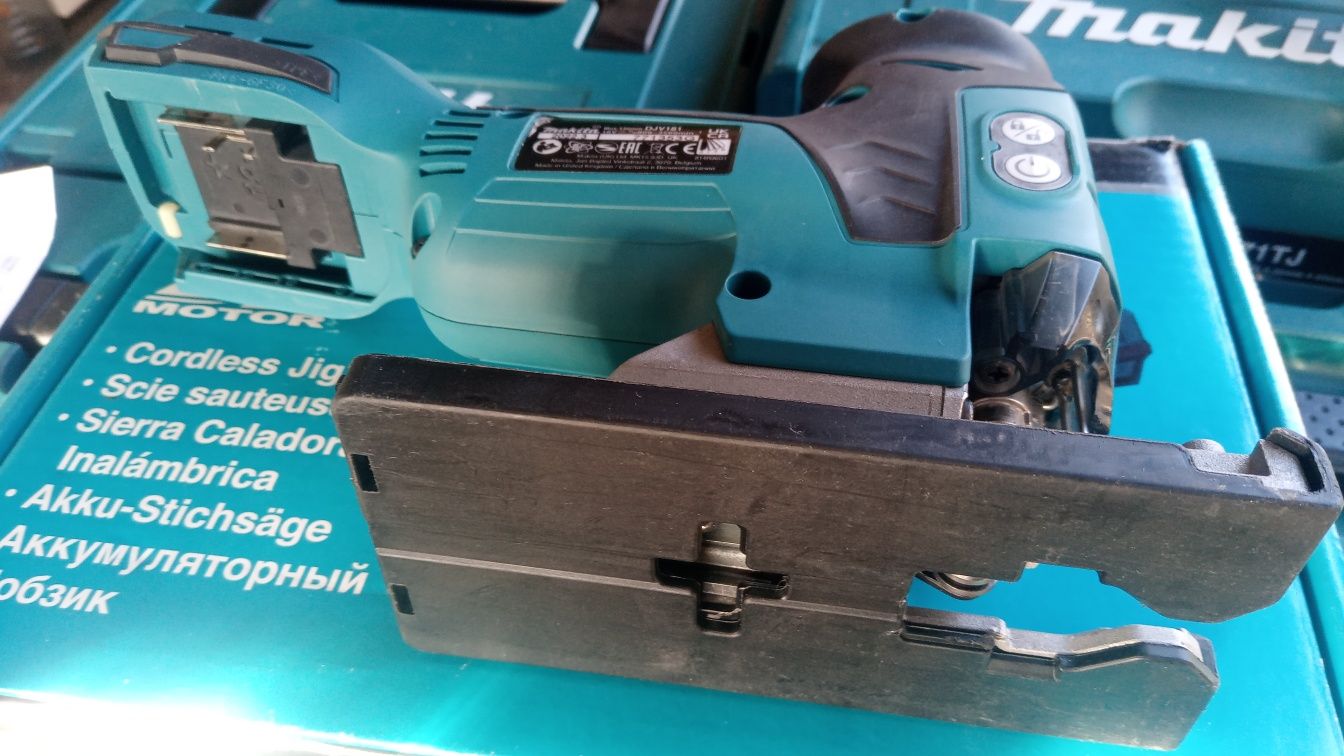 Makita прободен трион (зеге) DJV181, бормашинаDF331D