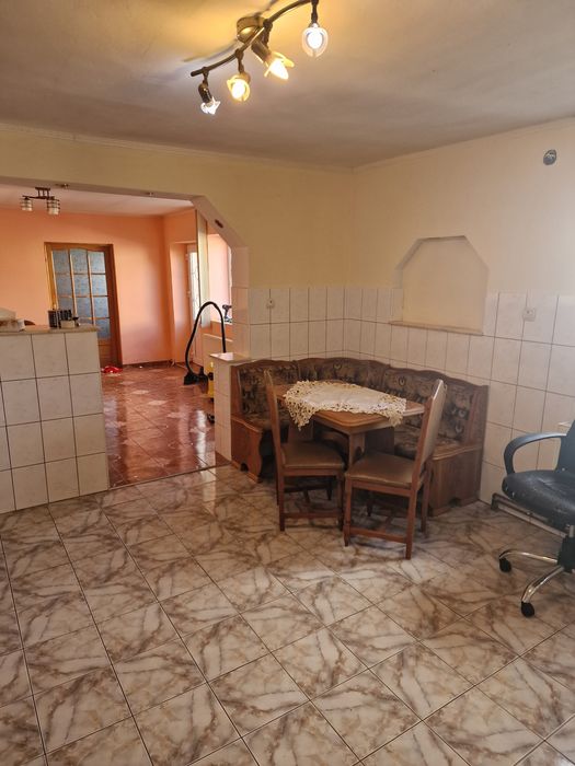 Casă de vânzare în comuna Dumbrăvița