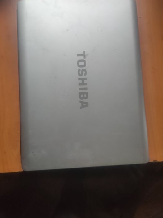 Ноутбук тошиба .