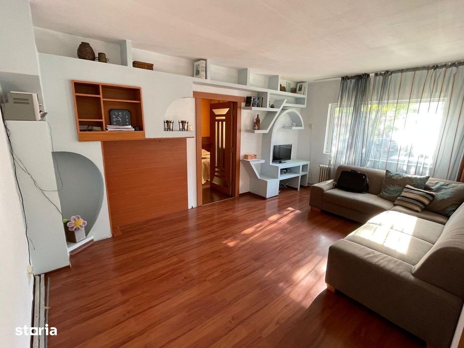 3 Camere 69mp bloc 1983 zona Nicolina LIDL Prima Statie