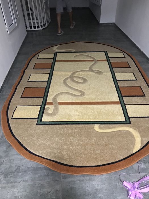 Ковер 2/4 почти новое.