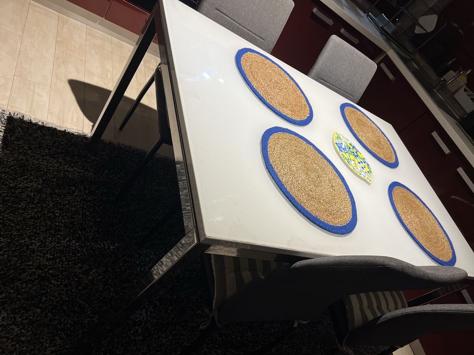 Bucatarie stare foarte buna cu electrocasnice incuse