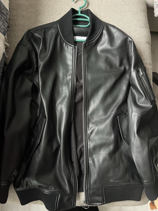 Чисто ново кожено мъжко яке; размер М-Л от Bershka