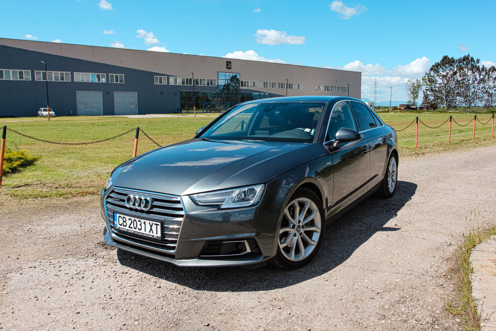 Audi A4 B9 2.0 TDI S Line Quattro Напълно Обслужена Втори Чифт Джанти