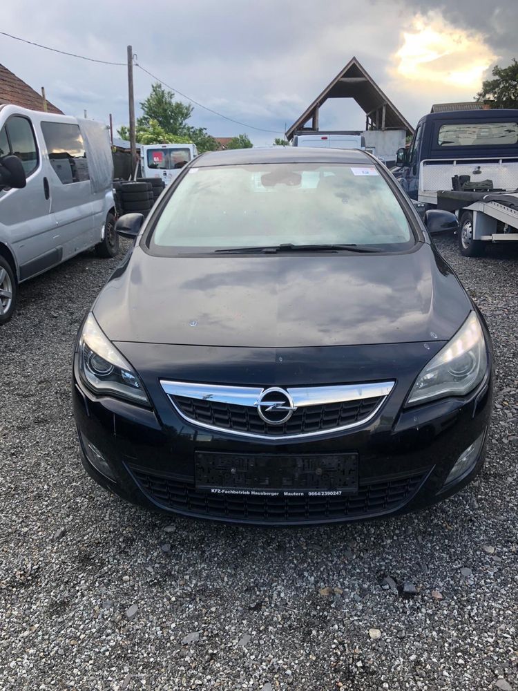 Opel Astra J 1.7 CDTI 2010