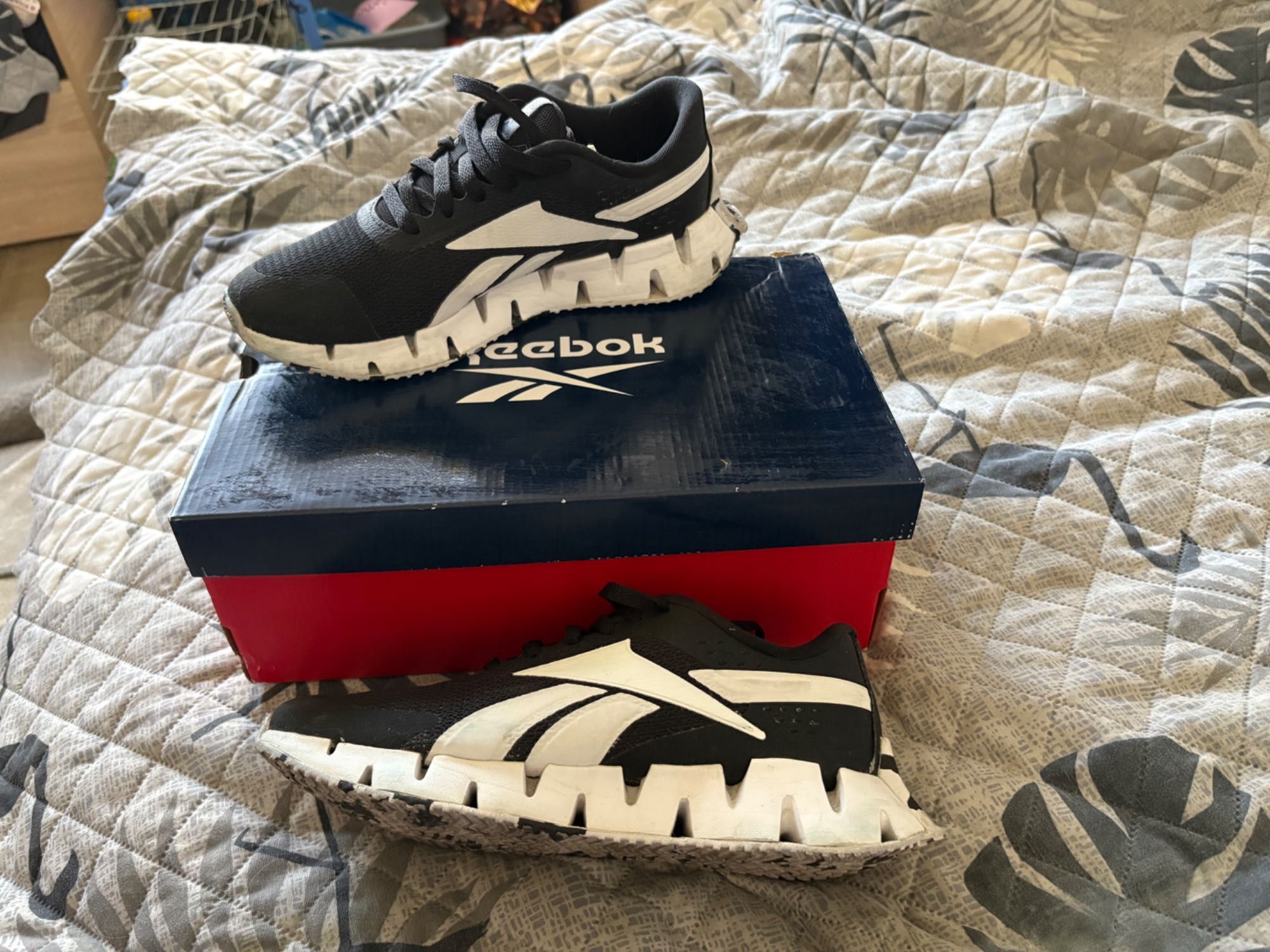 Маратонки-New balance,Nike
