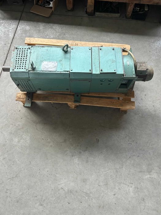 3 броя ел. двигатели