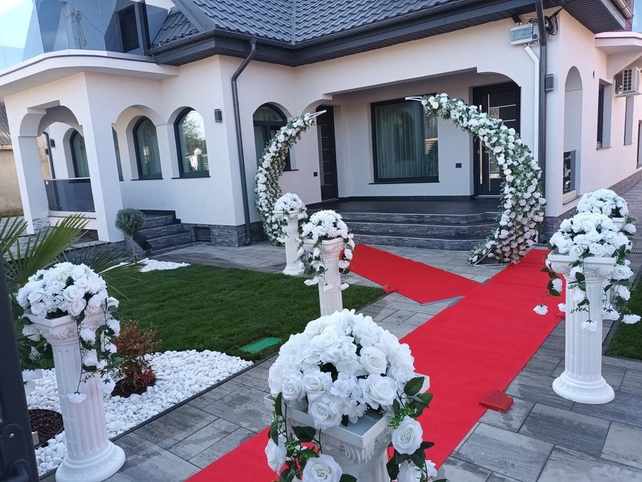 Închiriez aranjamente florale/baloane pentru nunti,botezuri