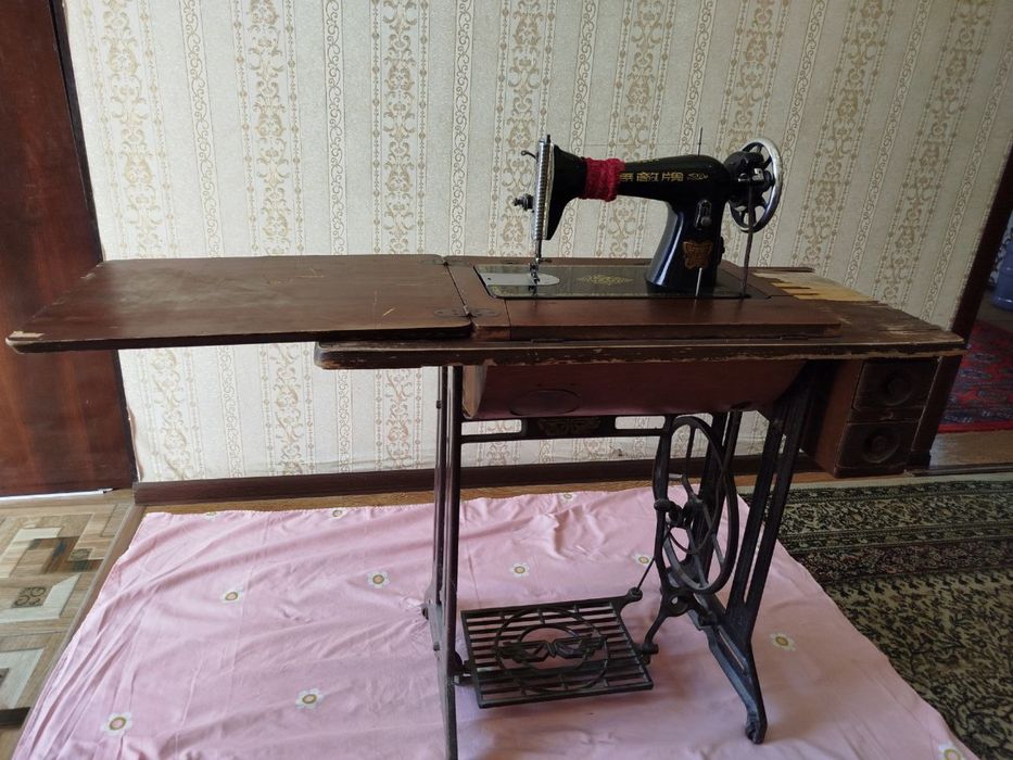 Продаётся Китайская швейная машина