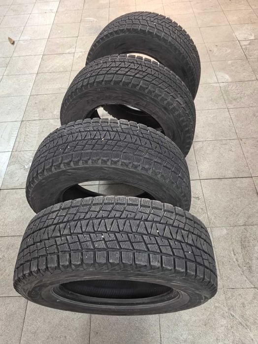 265/65 R17- зимни гуми  80лв. Бр