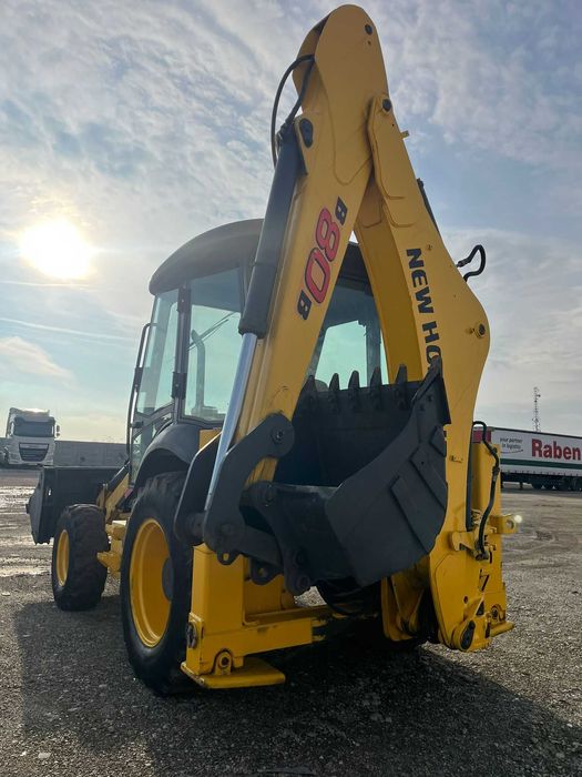 Buldoexcavator New Holland B80B – An 2017 – 2.600 ore –
