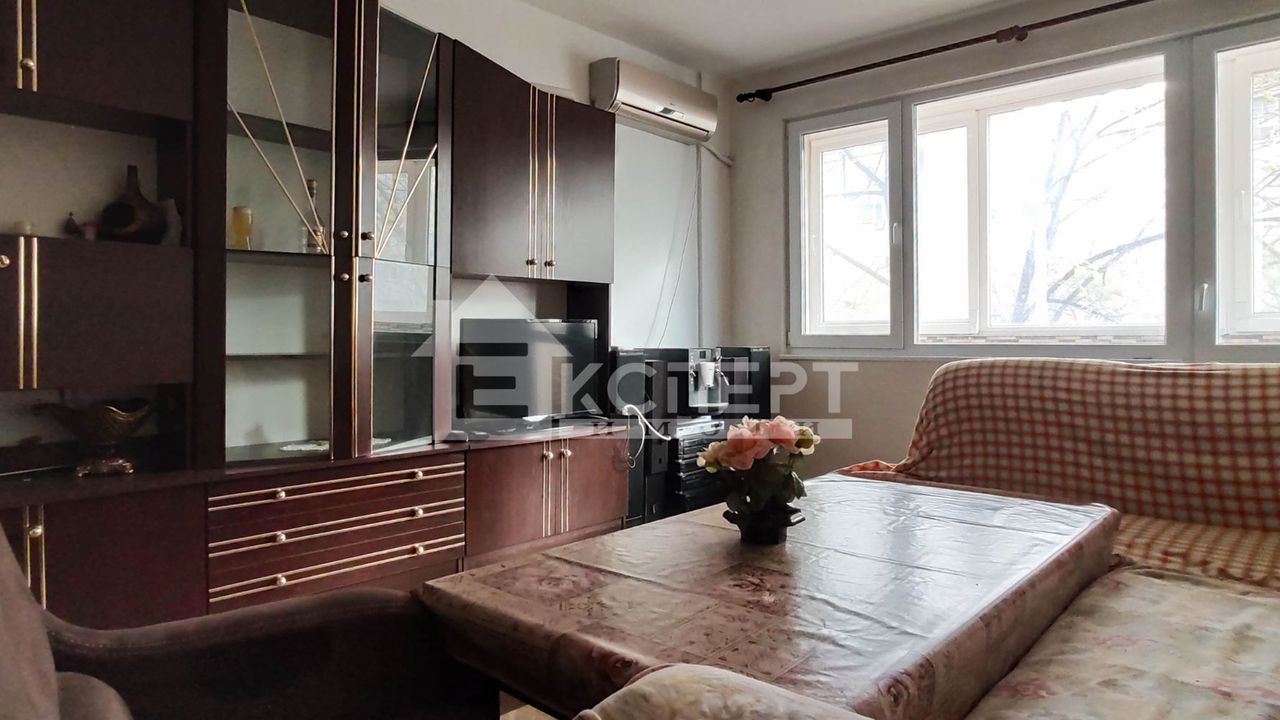 Продава се Тристаен апартамент в Пловдив, Кючук Париж - 82 кв.м за 1891 €/кв.м - Снимка #2