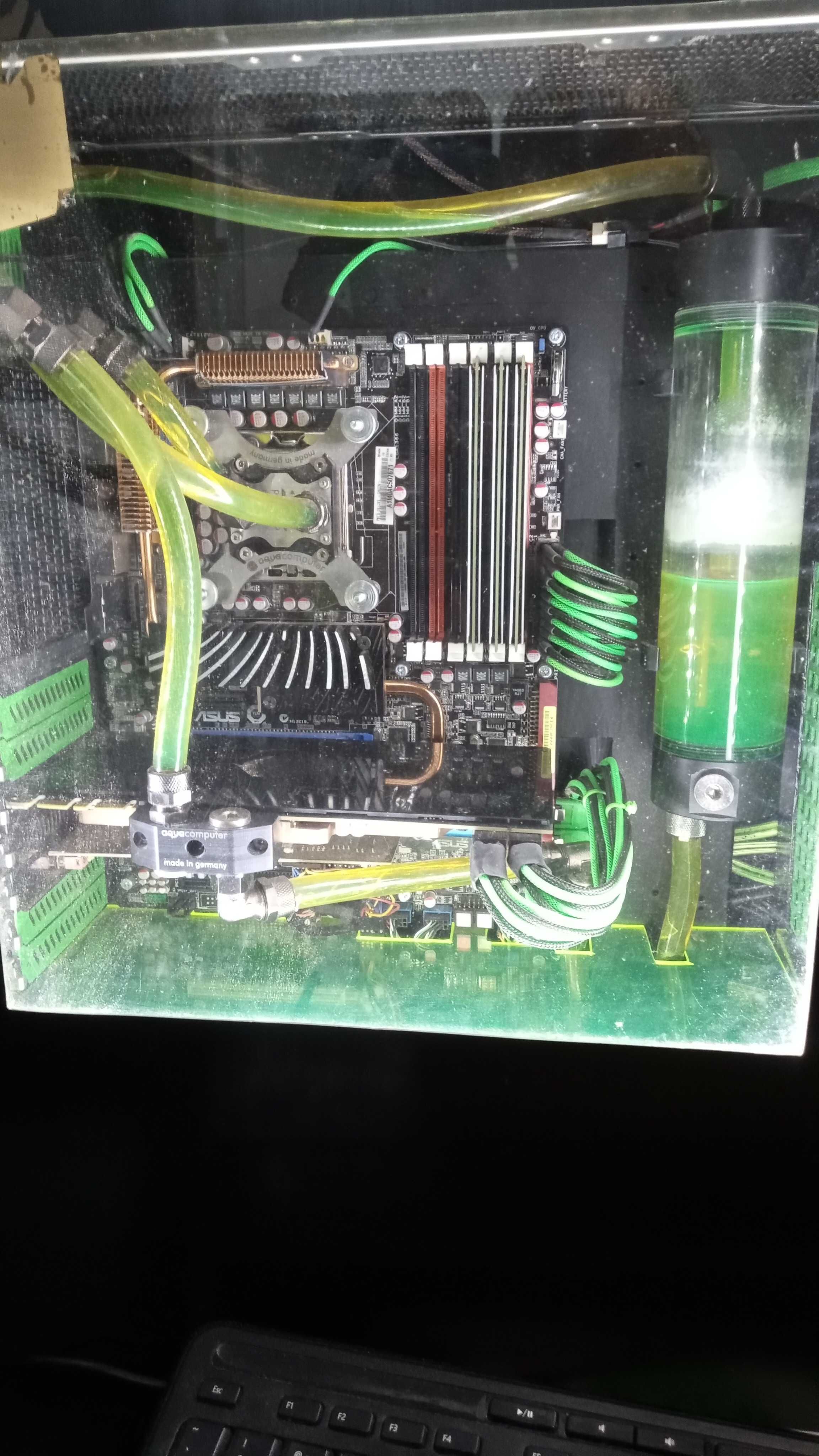 Продавам гейминг компютърна конфигурация i7