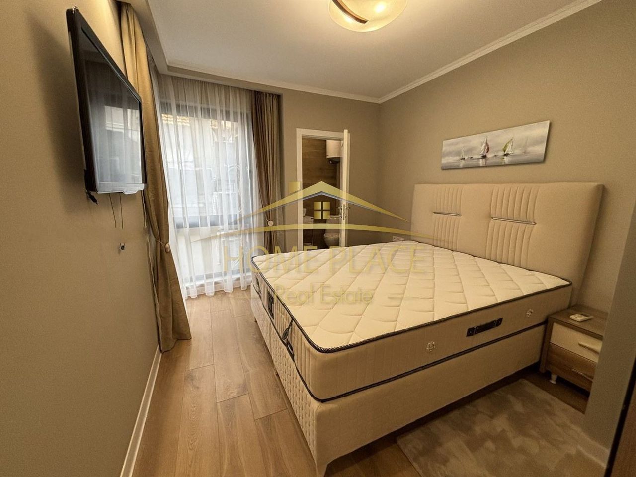 Дава се под наем Тристаен апартамент в Варна, Център - 95 кв.м за 1224 € - Снимка #5