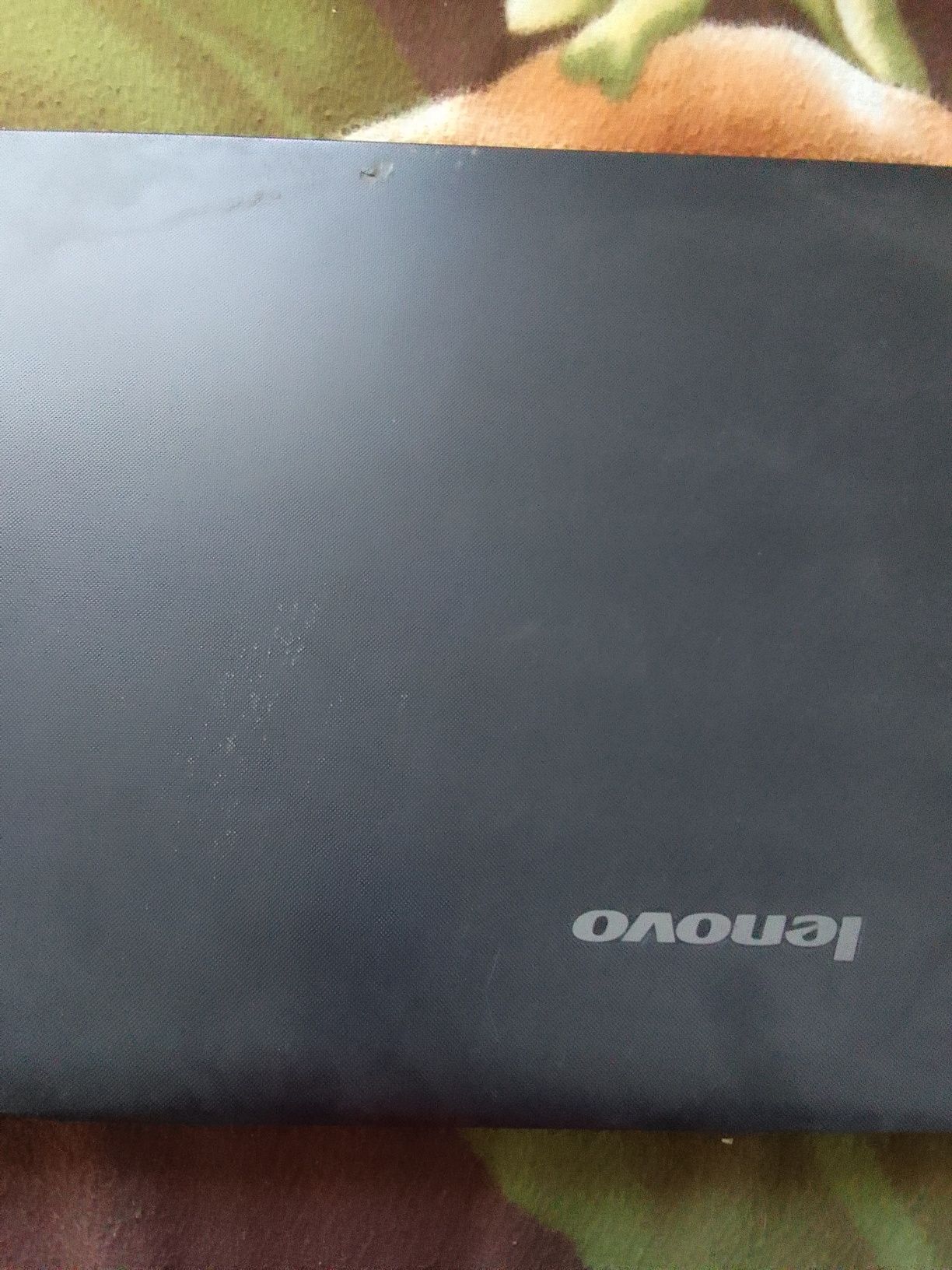 Лаптоп Lenovo в много добро състояние ,