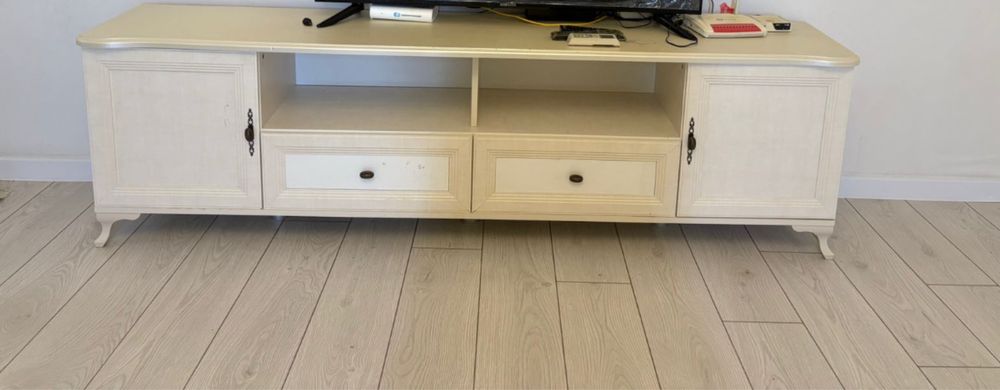 Подставка для телевизора продается