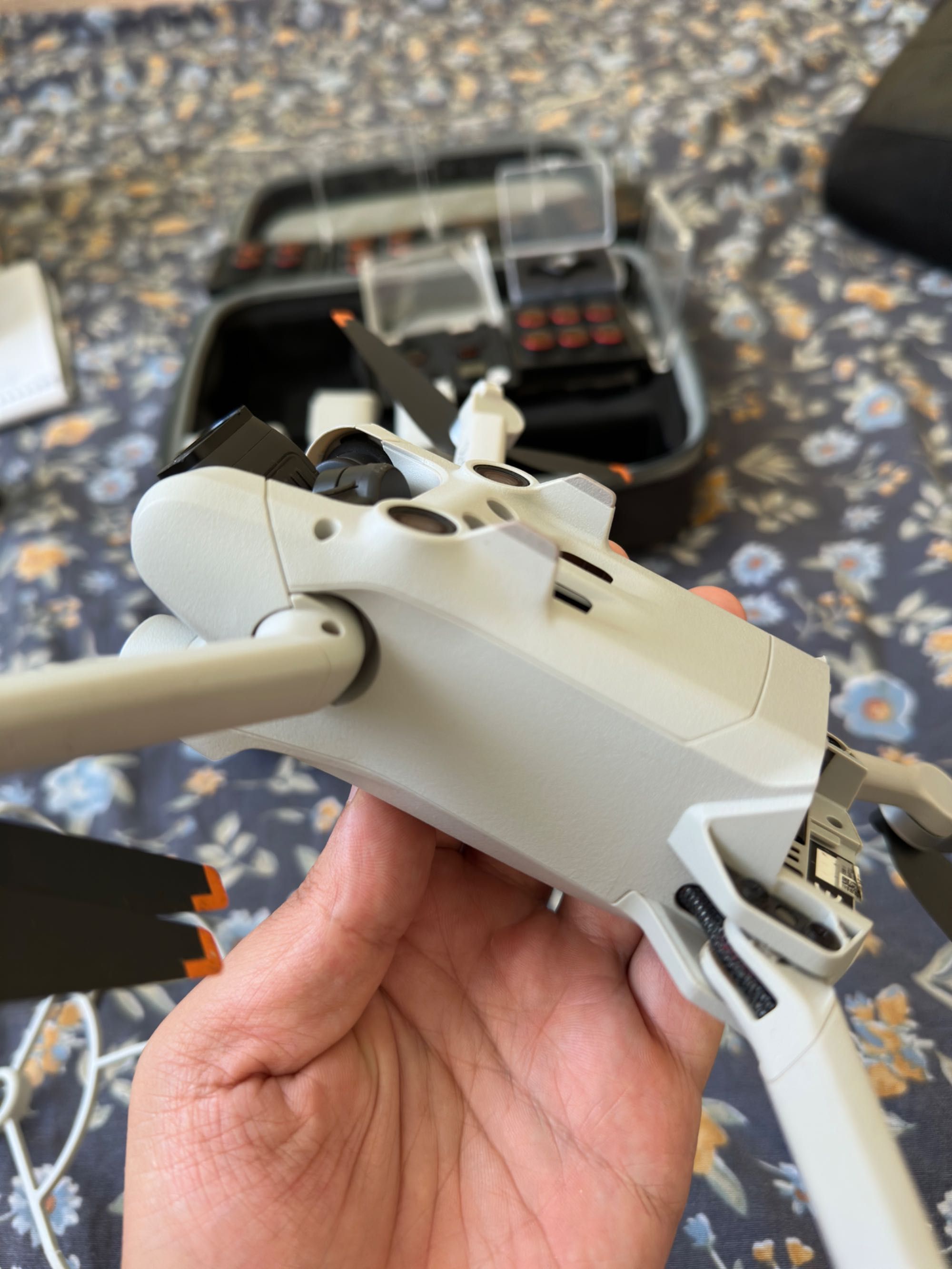 DJI Mini 3 Pro + 3 батерии, хъб, чанта, защита, SD, ламели, ND филтри