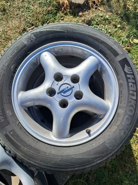 Зимни гуми с  джанти