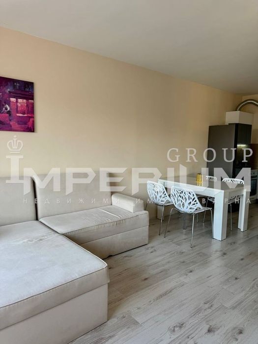 Дава се под наем Двустаен апартамент в Варна, Аспарухово - 65 кв.м за 663 € - Снимка #1