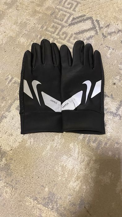 продам перчатки найк новые,размер :стандартный