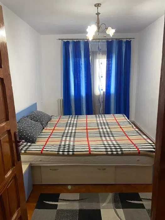 Pers. fizica-apartament 3 camere, aproape de Universitate – Copou