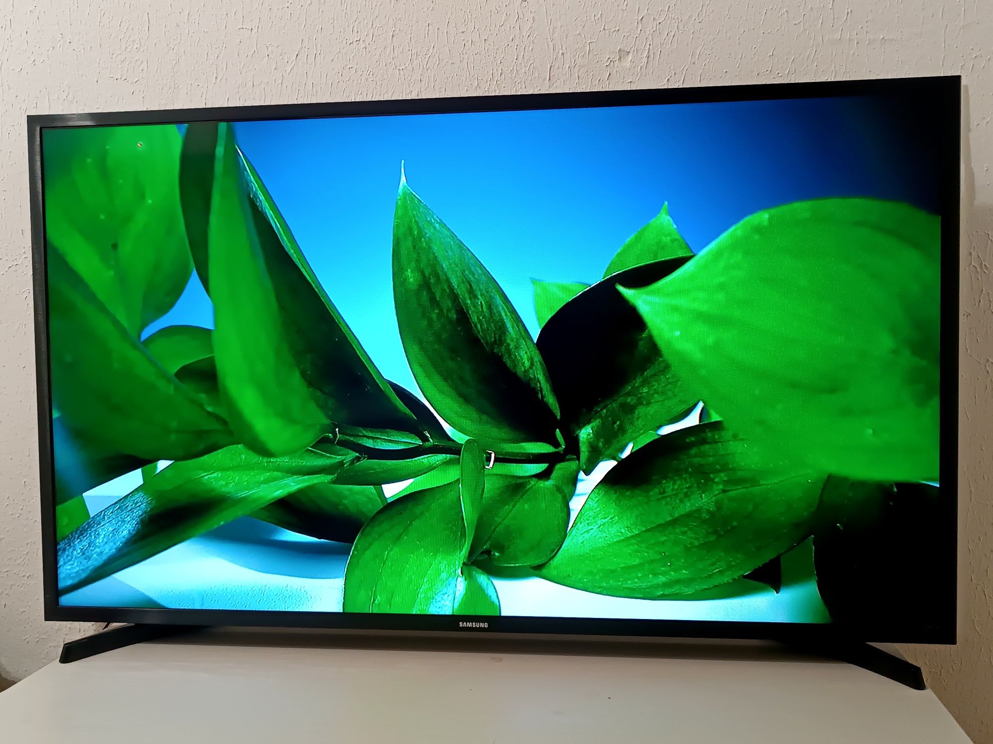 Большой Телевизор smart tv 43дюйм в астане смарт тв
