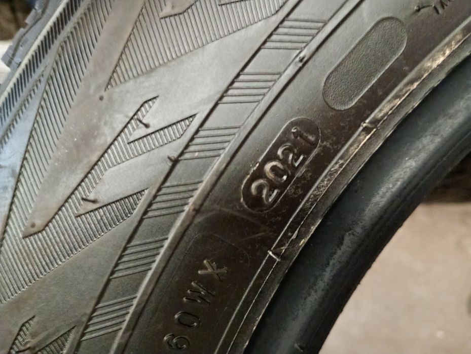 215/65/17 nokian wr suv