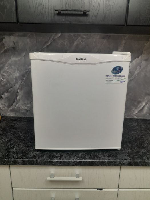 Холодильник "SAMSUNG "