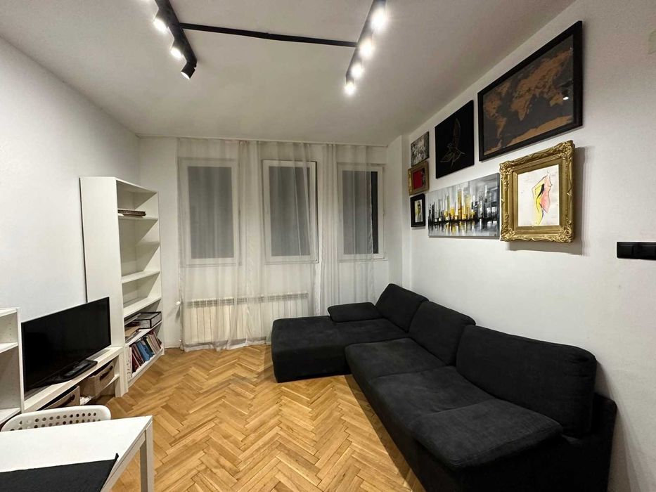 Дава се под наем Двустаен апартамент в София, Лозенец - 50 кв.м за 500 € - Снимка #2