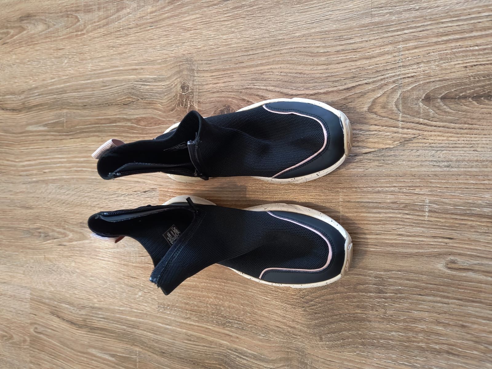 Pantofi sport tip șosete Zara