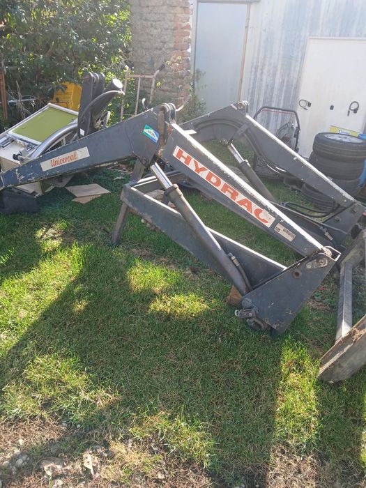 Vând încărcător frontal Hydrac Universal, în stare foarte bună