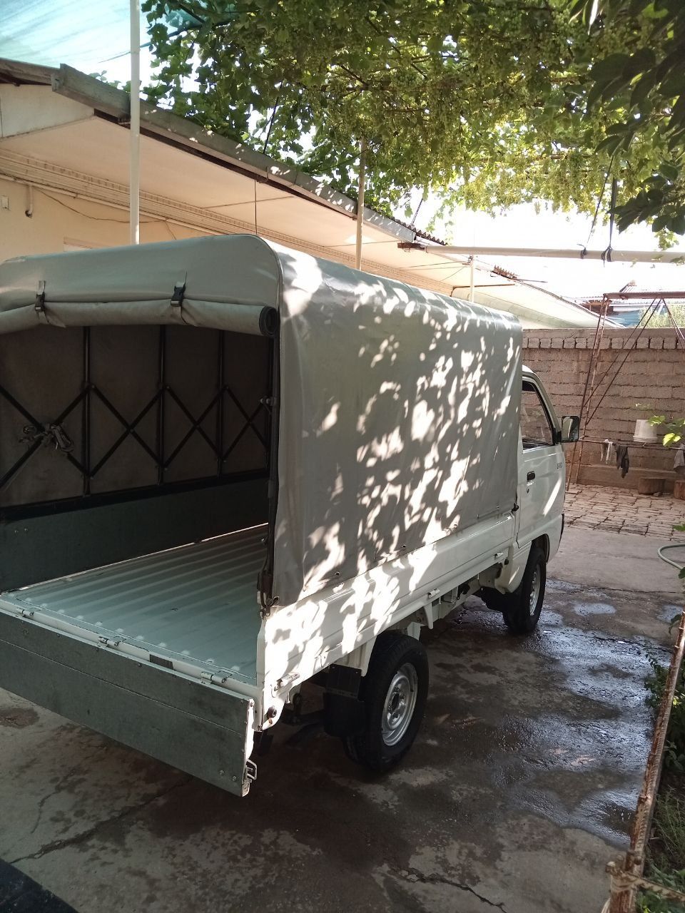 Labo tent. Bort. Bort tegidagi rezina sotiladi