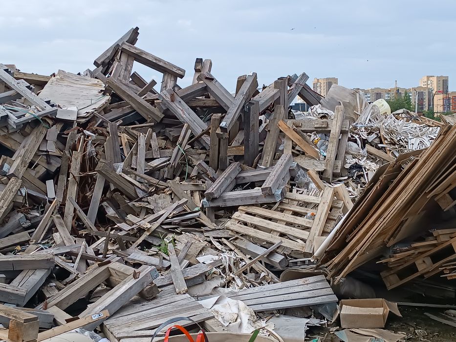 Пиломатериал, доски, поддоны. Цена договорная.