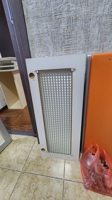 20 та бор.6 полка.Дверцы на кухню продаються.