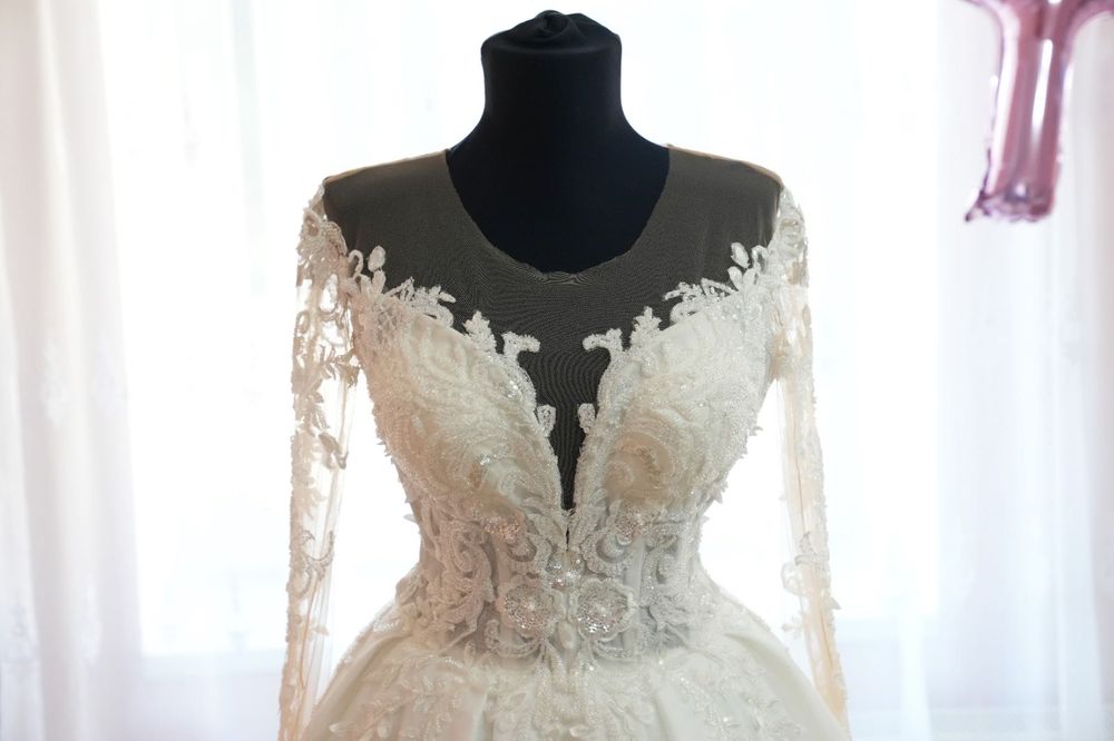 Vând rochița de mireasa