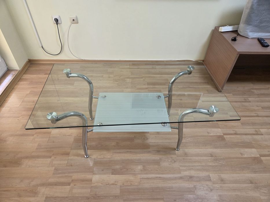 Стъклена холна масичка