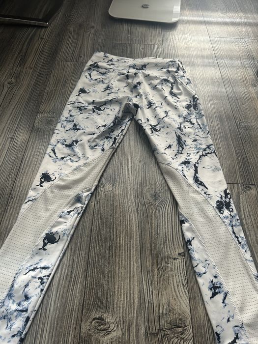 Спортни клинчета S + подарък блузка!