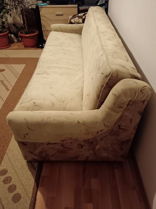 Donez canapea stare bună