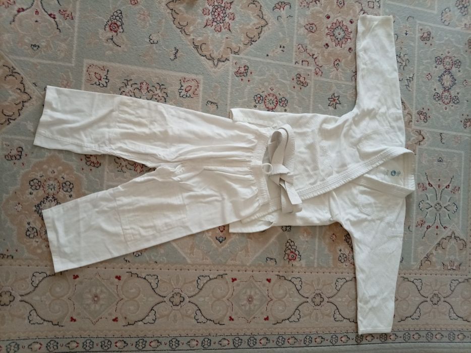 Дзюдоға кимано 2-3рет киілген