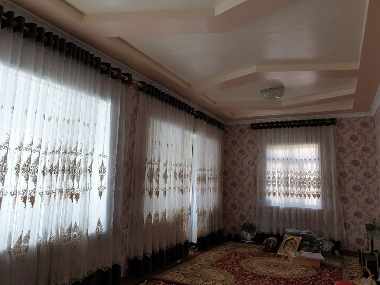 Qarshi shahri Bunyodkor mahallasida joylashgan tayyor hovli sotiladi