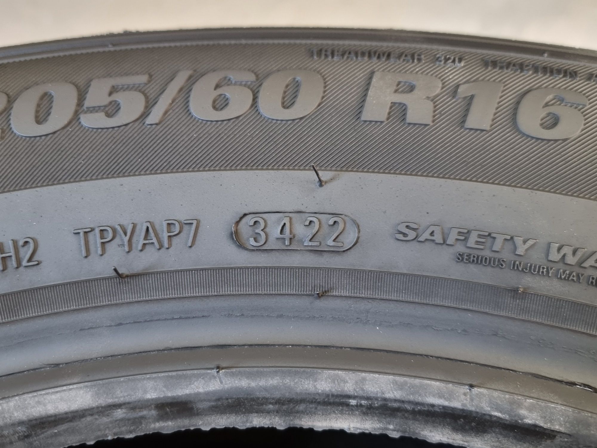 "Dot 22" 205/60/16 Kumho 4Броя: 280лв 7мм