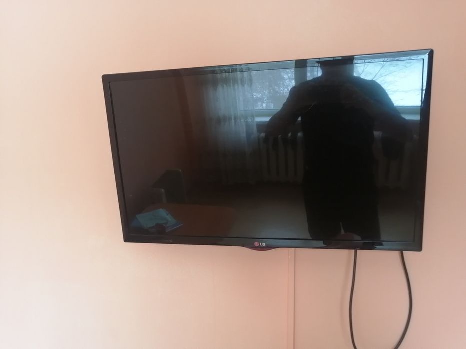 Телевизор LG простой