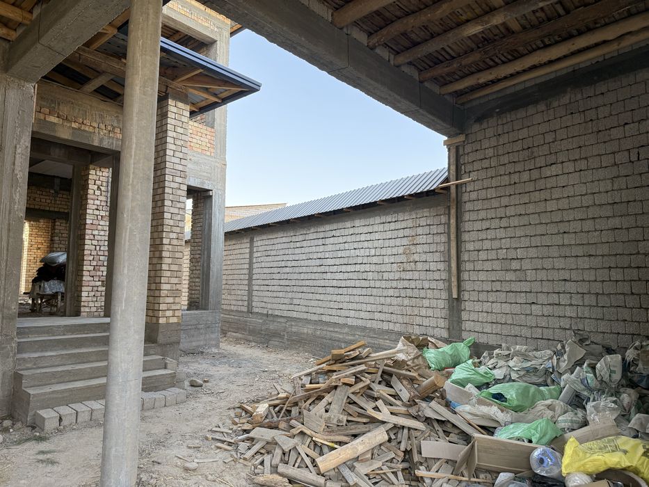 Yashnobod tumani gozal maxalasida 3,5 sotix karobka sotiladi