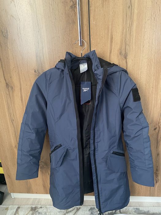 женская куртка Reebok