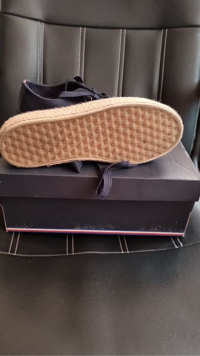 Vand espadrile de la tommy hilfiger